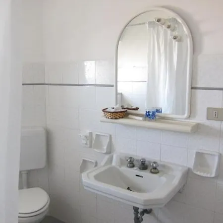 Otel Ischia Casa Della Vela 3*
